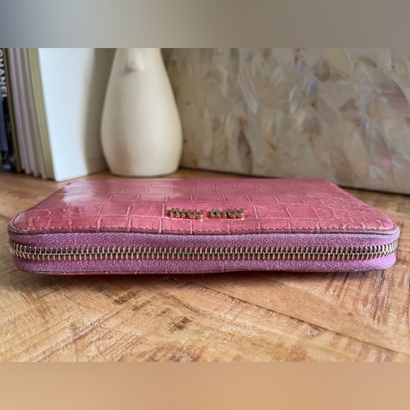 MIU MIU Croc Embossed Zippy Wallet - Picture 10 of 16